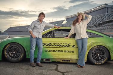 Tom Cruise y Anne Hathaway anunciaron Días de Trueno "Days of Thunder"