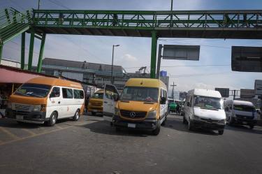 El bloqueo habría afectado la movilidad de miles de usuarios en el regreso a clases.