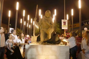 Con la inauguración de la Plaza de las Buscadoras en Hermosillo, el alcalde Toño Astiazarán cumplió su compromiso con los colectivos representados por Ceci Flores y Cecilia Delgado.