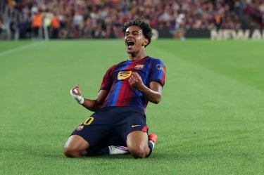 Lamine Yamal llegó a 51 goles con el Barcelona gracias a su doblete.