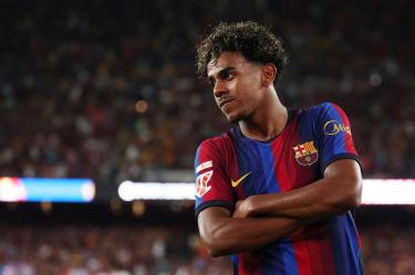 Lamine Yamal se destapó con un doblete en la goleada del FC Barcelona sobre el Rayo Vallecano.