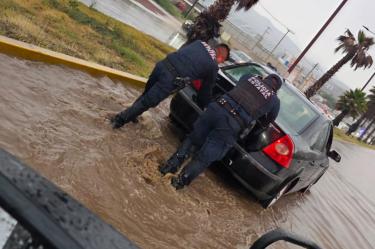 Una intensa lluvia registrada la tarde de este lunes provocó encharcamientos y afectaciones a la circulación en distintos puntos de la zona metropolitana de Pachuca.