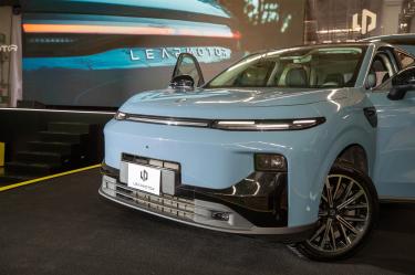 La batería del SUV puede pasar de 30% a 80% de carga en 30 minutos.