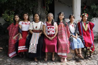 Mujeres indígenas de Oaxaca presentan concierto de música experimental en Bellas Artes