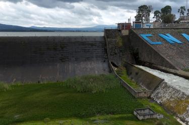 Presa Villa Victoria al tope