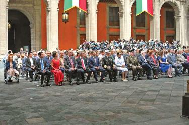 Secretarios de Estado, gobernadores, políticos y empresarios se dieron cita en Palacio Nacional.