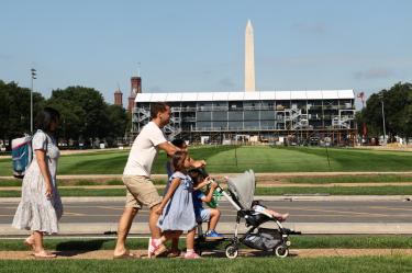 Estados Unidos erevisará la ciudadanía y el estatus migratorio de padres que tramiten el pasaporte de sus hijos nacidos en el país, impactando a indocumentados y extranjeros.