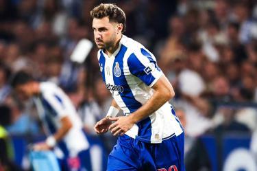 Con el Porto, Santiago Gimenez vive su tercera experiencia en Europa, tras vestir las playeras del Feyenoord y Milan.