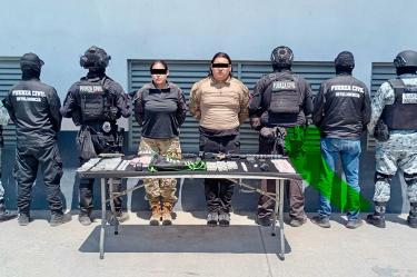 El primer dispositivo se ejecutó en la colonia Pablo de los Santos, en donde los elementos detectaron una camioneta BMW con placas de Texas