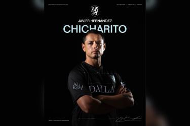 Javier Hernández ya vistió la camiseta de su nuevo equipo en Atlético Dallas