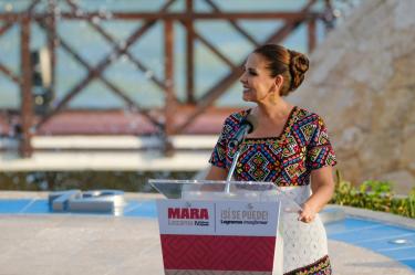 Mara Lezama rindió su Cuarto Informe de Gobierno en la Fuente del Pescador, en Chetumal