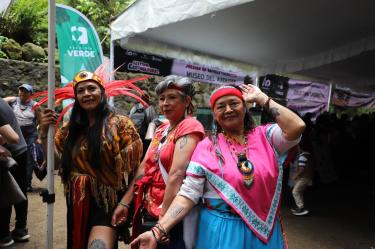 Se plantaron 3500 ejemplares de oyamel y cedro para reforestar distintas zonas del bosque.