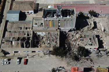 Vista aérea de un regimiento militar de Bolivia con edificios destruidos tras una explosión en Viacha, ocurrida el 4 de septiembre.