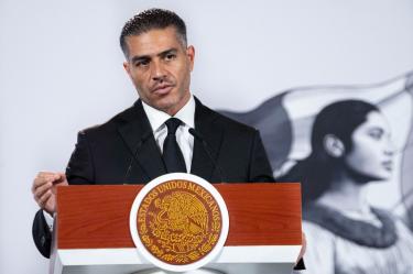La UIF ordenó congelar sus cuentas bancarias, así como las de su esposa, su socio comercial y una red de empresas de entretenimiento de las que es parte.