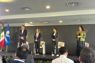 Alejandra Frausto (verde), titular de la Secretaría de Turismo CDMX, participó junto con las titulares de turismo de Guadalajara y Monterrey en el Congreso Mundial de turismo Deportivo.