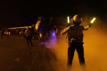 El buque de guerra estadunidense fue blanco de misiles balísticos iraníes en dos ocasiones recientes.