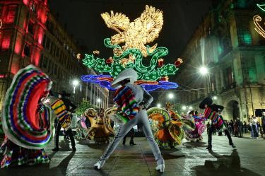 Los murales se colocaron sobre el Palacio del Ayuntamiento, edificio de Gobierno, Congreso local, Edificio de Mercaderes y la calle 20 de Noviembre