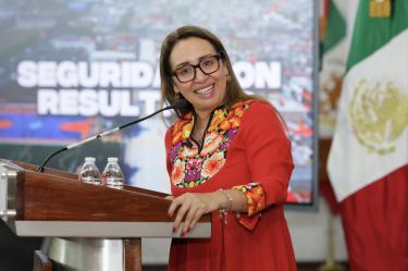 La alcaldesa de Ecatepec, Azucena Cisneros Coss, anunció la implementación del megaoperativo "Fiestas Patrias en Paz 2026" para regular el uso de pirotecnia y garantizar la seguridad durante los festejos del 15 de septiembre.
