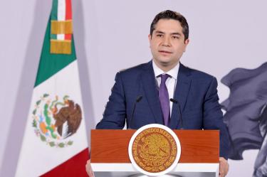 El titular del SAT, Antonio Martínez Dagnino, informó sobre el bloqueo de 38 mil empresas factureras e investigaciones por evasión fiscal.