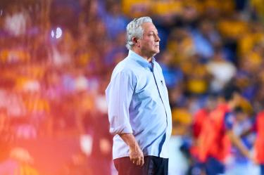 Víctor Manuel Vucetich ha dirigido a Tigres y Rayados.