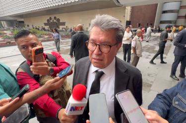 Ricardo Monreal, el líder parlamentario de Morena, rechazó que el Paquete Económico represente un riesgo y aseguró que la deuda es manejable.