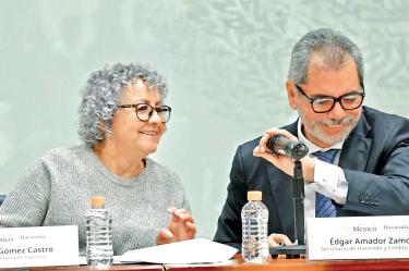 Bertha Gómez Castro, subsecretaria de Egresos y Edgar Amador Zamora, secretario de Hacienda.