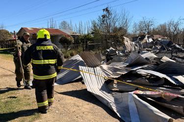 Incendio en hospital geriátrico Pitrufquén dejó 16 adultos mayores muertos; autoridades investigan el origen y revisan las condiciones de hogares de ancianos.