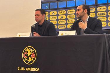 Santiago Baños y Antonio Ibrahim durante conferencia de prensa.