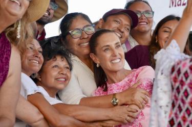 Sobre la problemática del sargazo, la presidenta comentó que se han destinado dos mil millones de pesos para la limpieza en las playas de Quintana Roo