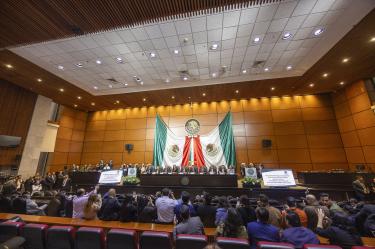 Edgar Amador Zamora, entrega Informe Hacienda, Camara de Diputados