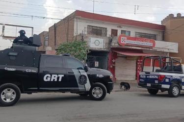 policías