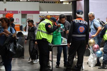 El STC recordó que está prohibido ingresar, transportar o comercializar pirotecnia dentro de sus instalaciones