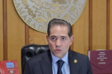 La Cámara de Diputados someterá a discusión el dictamen que prohíbe la doble nacionalidad a titulares de poderes ejecutivos federal y locales.