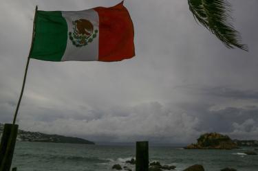 Ante la proximidad del fenómeno, se pidió a la población de Guaymas y municipios cercanos evitar salir de sus viviendas y mantenerse atenta a la información oficial.