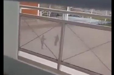 Un alumno agredió a cuatro personas en la Secundaria Esperanza Cabrera en Querétaro.