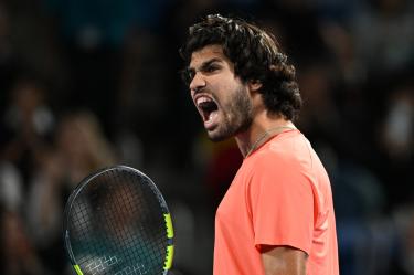 Carlos Alcaraz muestra que las dolencias en la muñeca, que lo alejaron del circuito de la ATP varios meses, han quedado superadas.