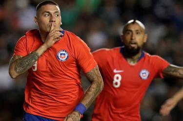 Nicolás Castillo anotó el gol en aquel partido México-Chile en 2018