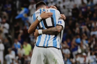 Di María celebró su amistad con Lionel Messi previo a que juegue su último partido con Argentina