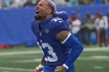Odell Beckham Jr. con uniforme de los New York Giants durante un partido de la NFL.