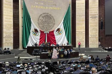 La llamada “ley antimemes” encendió San Lázaro: entre acusaciones de censura, reclamos por la libertad de expresión y un pleito por el “volumen” de los micrófonos.