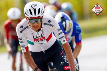 Antes de correr el Gran Piemonte 2026, Isaac del Toro reveló que tenía un dolor en la rodilla y que no sabía por qué