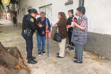 Los policías comenzaron a platicar con la mujer para tener mayor información, fue en ese momento cuando se percataron que la mujer no recordaba su nombre