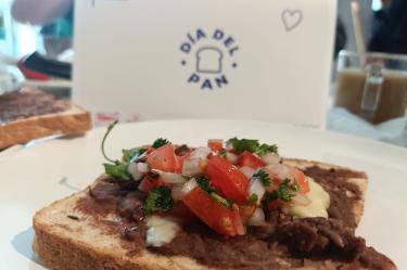 Receta de molletes saludable.
