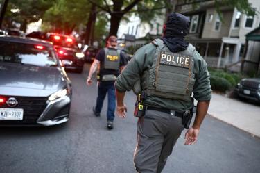 Nueva York, bastión demócrata, limita su cooperación con el ICE, cuya actividad en la ciudad ha aumentado desde el regreso de Trump.