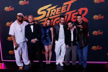 Jason Momoa, Cody Rhodes , Callina Liang, Andrew Koji , Noah Centineo durante el fan event de la película Street Fighter .