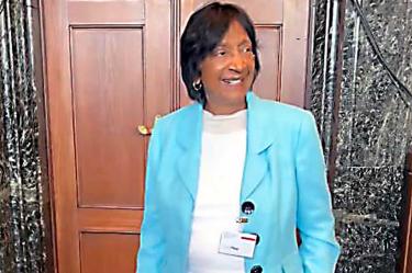 Navi Pillay, reacciona tras recibir la noticia de que ganó el Nobel de la Paz 2026.