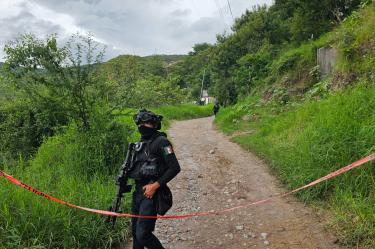 Un hombre de 76 años murió en Chilpancingo por el colapso de un muro provocado por el huracán Simón.