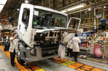 ANPACT pide ajustes fiscales y aduaneros para vehículos pesados.
