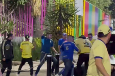 Agresores americanistas golpean a un aficionado afuera del estadio Banorte