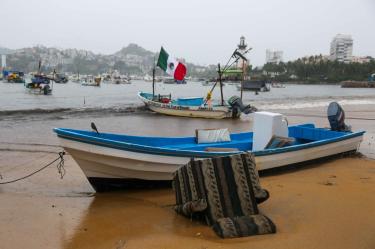 El ciclón alcanzó la categoría 4, con vientos de hasta 240 km/h; también se prevén lluvias en Baja California por los remanentes de Rachel.
